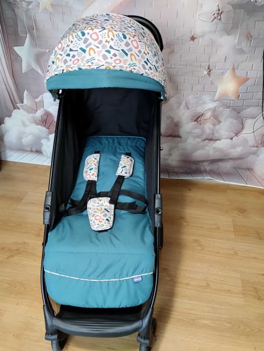 Wózek spacerowy Chicco GLEE lekki, kompaktowy, do 22 kg