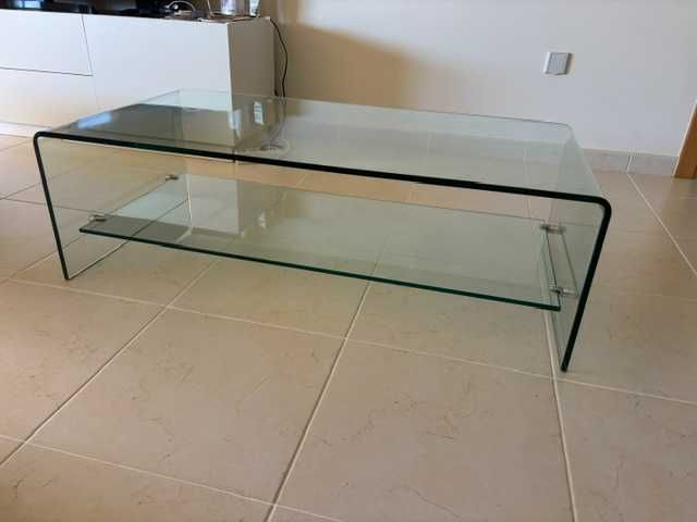 Mesa baixa de vidro