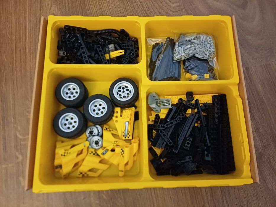 Lego Technic 8445 Indy Storm - rok 1999
