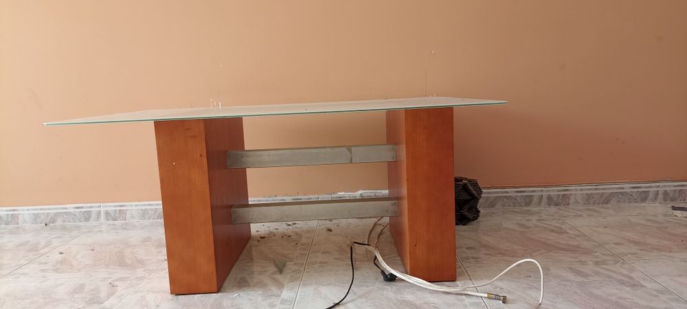 Mesa de centro de sala em vidro