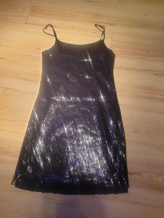 Sukienka cekiny mała czarna