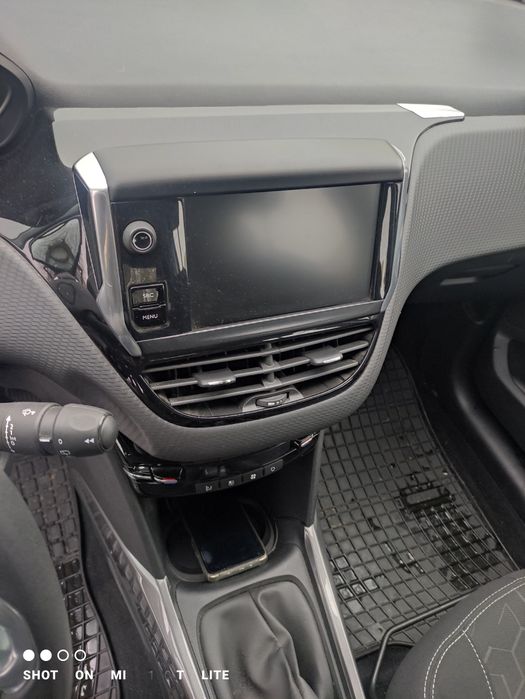 Peugeot 2008/2018 r 1.2 benzyna 65 tysięcy przebiegu,po dużym serwisie