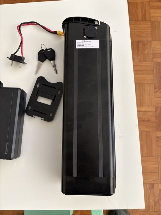 Bateria litio 52V 40bms nova + Carregador 58.8V 5A Novo