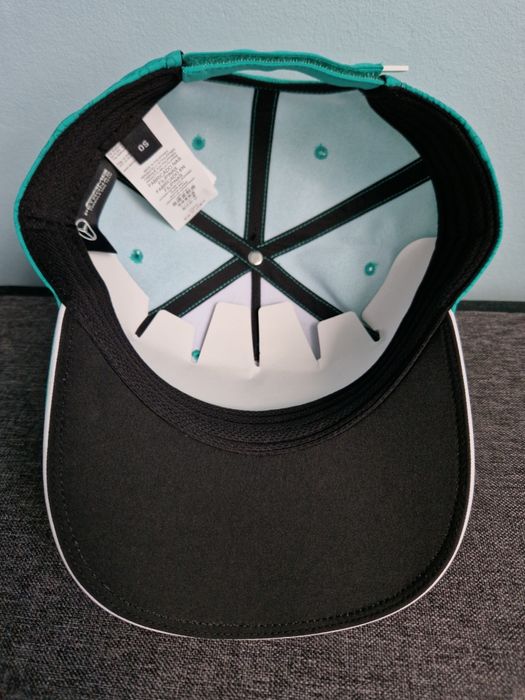 Czapka GP Singapore 2024, Mercedes AMG Petronas Formula One Team