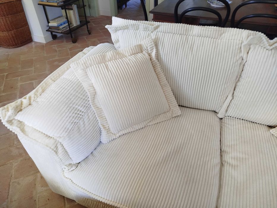 Sofá de 2 lugares Novo