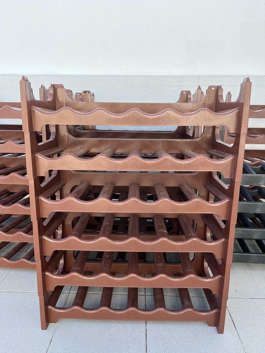 Suporte/Prateleiras para garrafas