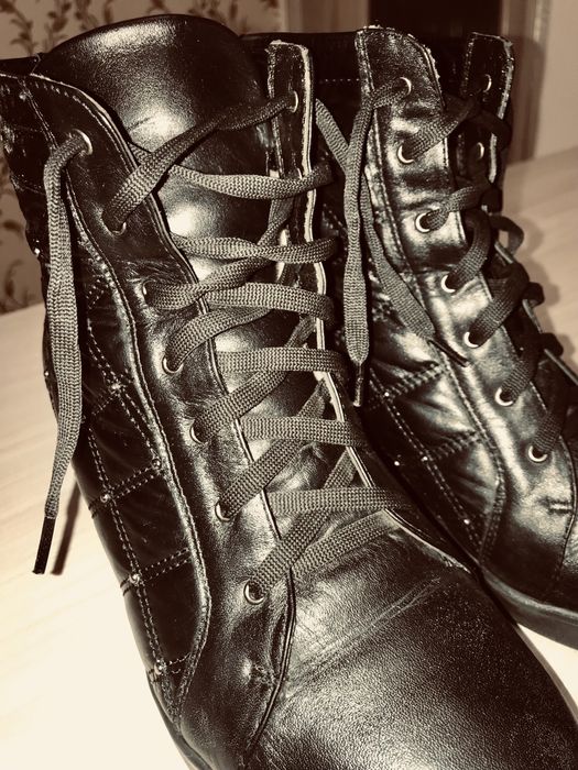 Модні жіночі СНІКЕРСИ