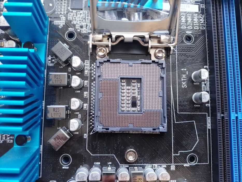 Гарна і Рідкісна Материнська плата Intel DP67BG Socket LGA1155