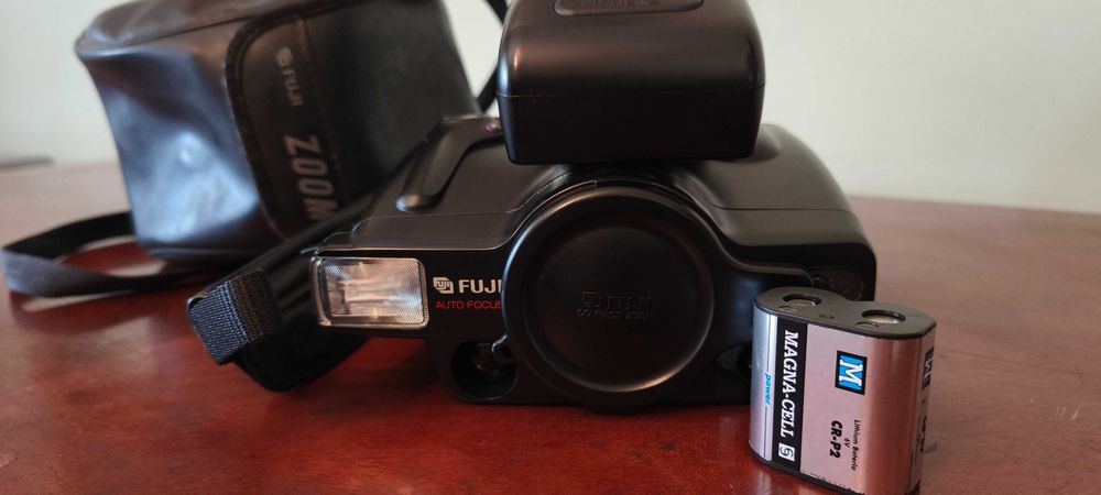Fuji FZ-3000 Zoom Date - Analógica- IMPECÁVEL