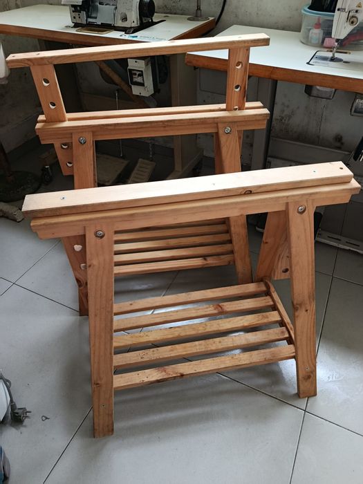 Cavaletes reguláveis em madeira pinho - 2 unidades