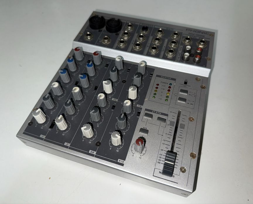 Mesa de som 10 canais Phonic MM1002