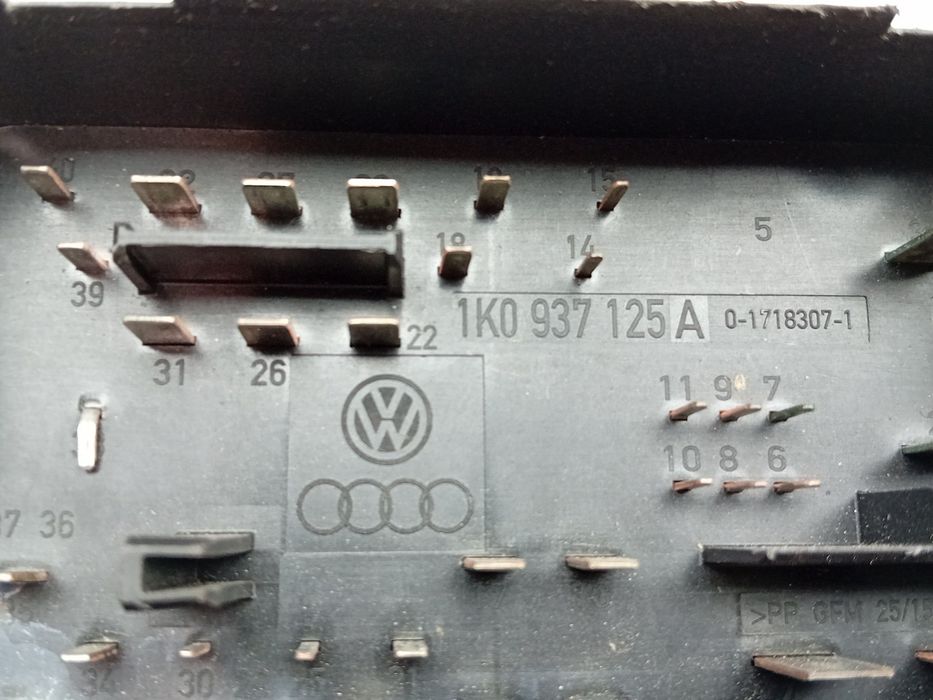 Caixa fusíveis / SAM / BSI VOLKSWAGEN Golf V (1K1)
