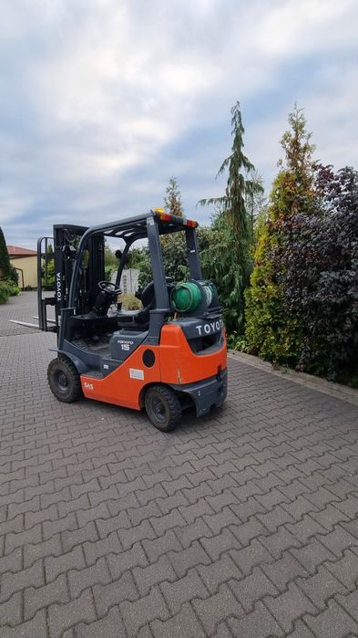 Wynajem wózków widłowych z operatorem lub bez,magazyn przeładunkowy