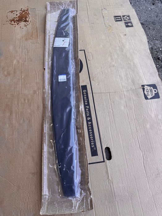 DODGE RAM 19 - Nakładka  Listwa Klapy Tylnej 68292635AC