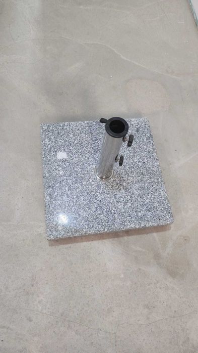 Base Beliani para guarda-sol cinza granito - Novo