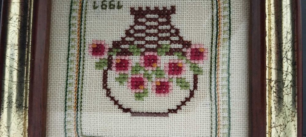 Small framed and glass-encased hand-embroidered picture64387414448002122