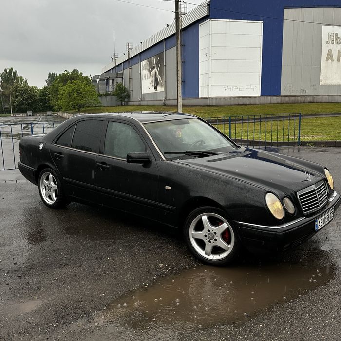 Mercedes-Benz W210 Avantgarde