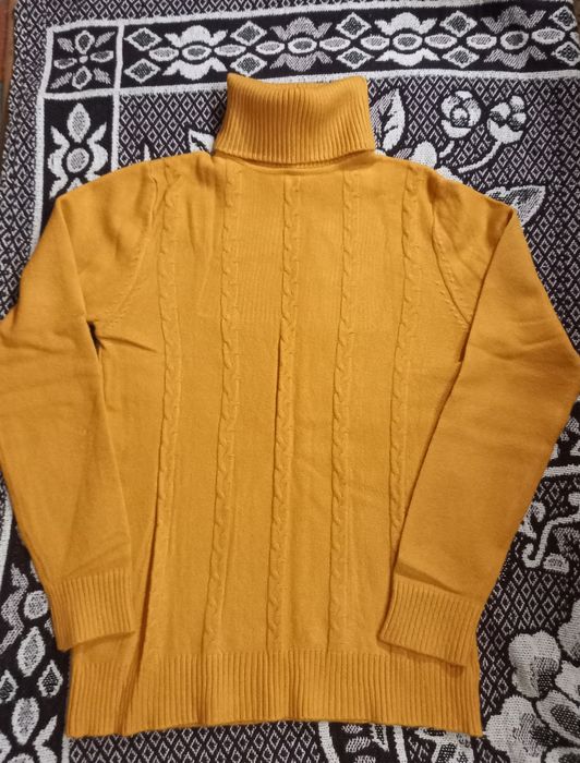 Свитер женский с высоким горлом