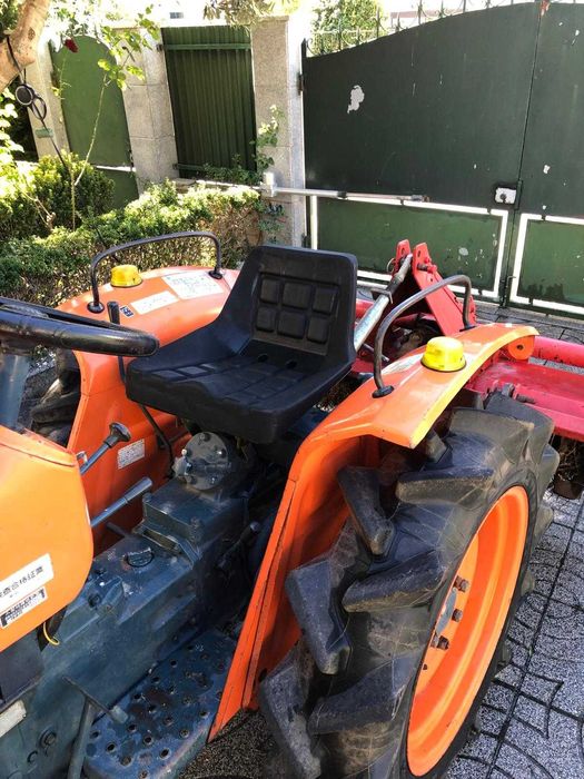 Vendo Trator Kubota L1500 - BOM estado