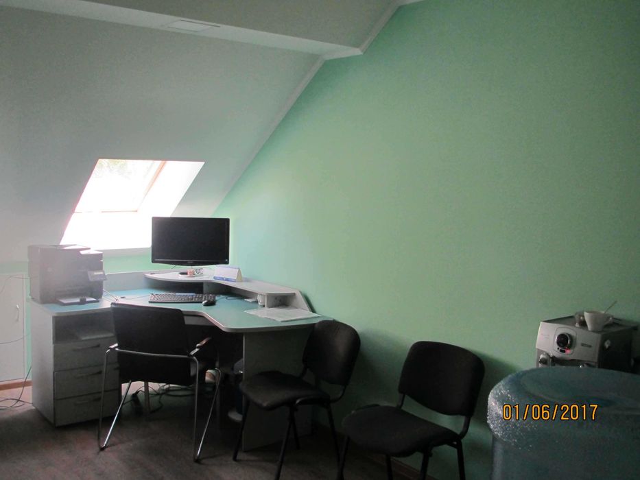 Центр офісна будівля 300 кв.м. гарний стан фасад ціна 650 у.е./кв.м.