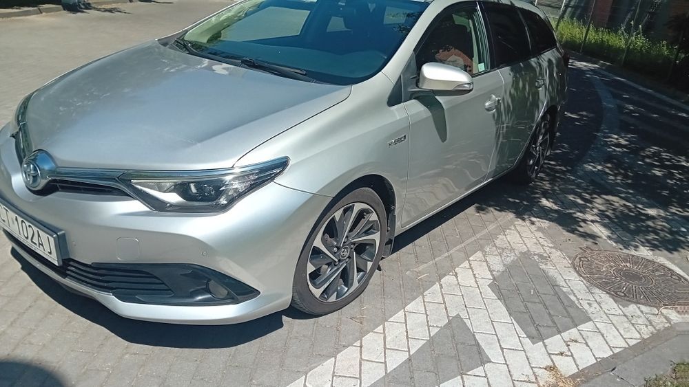 Toyota Auris Hybryda