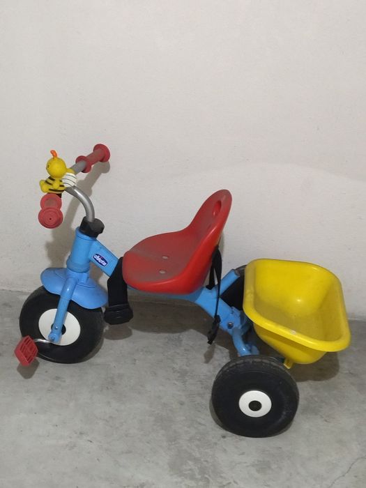 Triciclo da marca Chicco