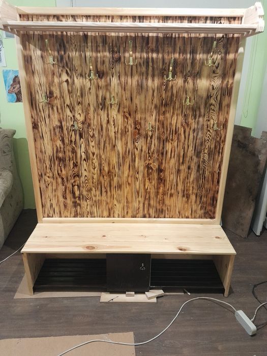 Вешалка в прихожую