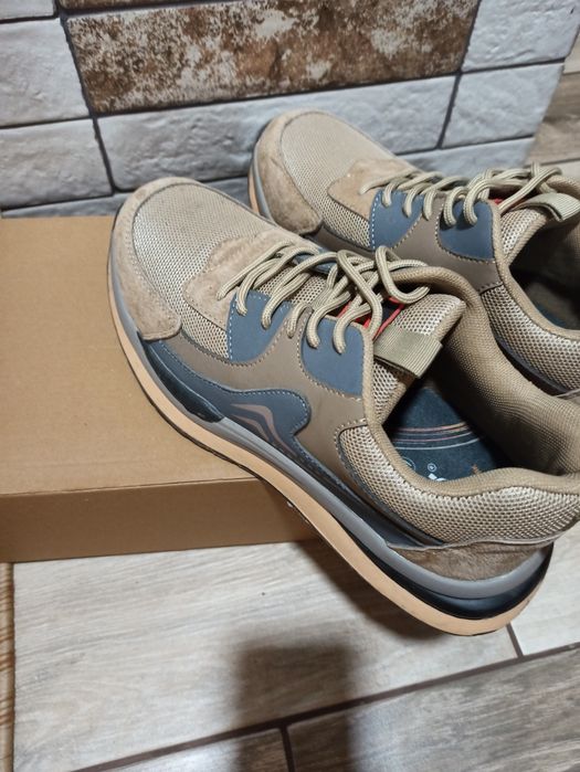 робочі кросівки нові