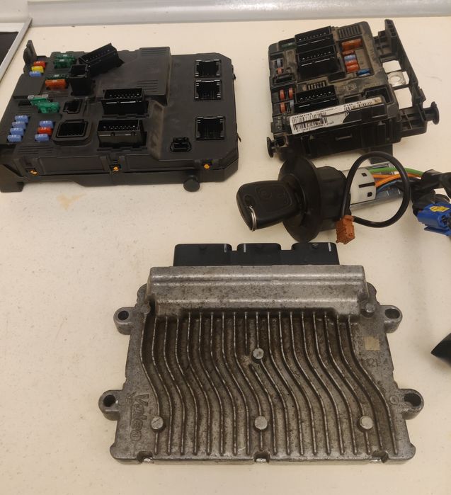 ЕБУ пежо 206. Блок керування двигуном Пежо 206, 1.4, 8кл. Бенз. 2007р.