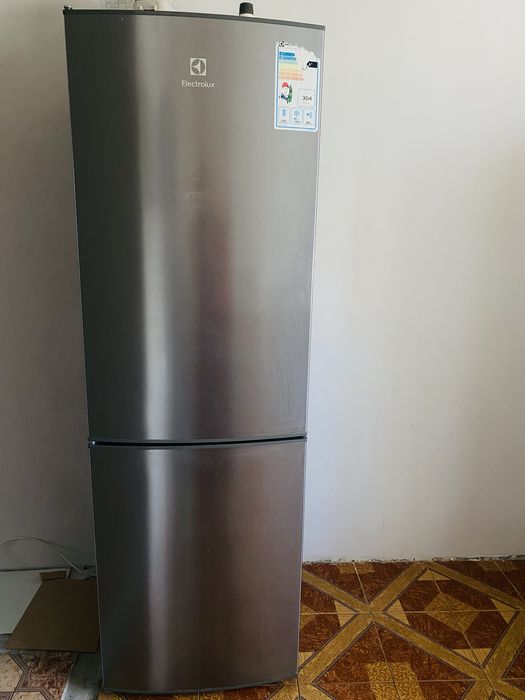 Холодильник Electrolux