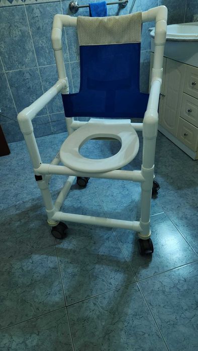 Equipamentos de Apoio à Mobilidade – Cadeira de Transferência, Cadeira de Banho Braun e Banco de Banho