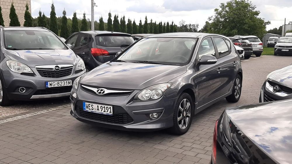 Hyundai I30 1.4 2011r. Cujniki park. Klimatronic Grzane fotele Tempomat Alufelgi