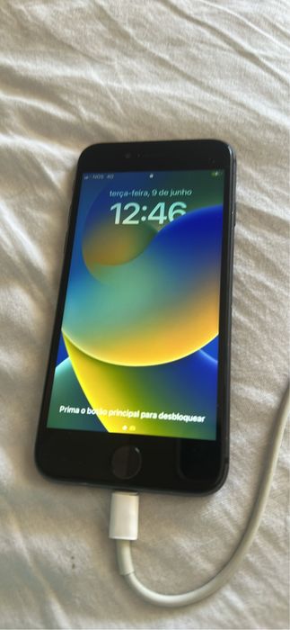 Vendo iphone 8 em otimo estado