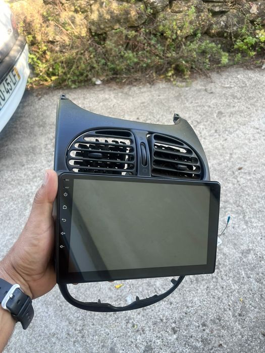 Radio pegeout 206