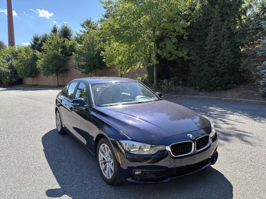 BMW 330i      2017