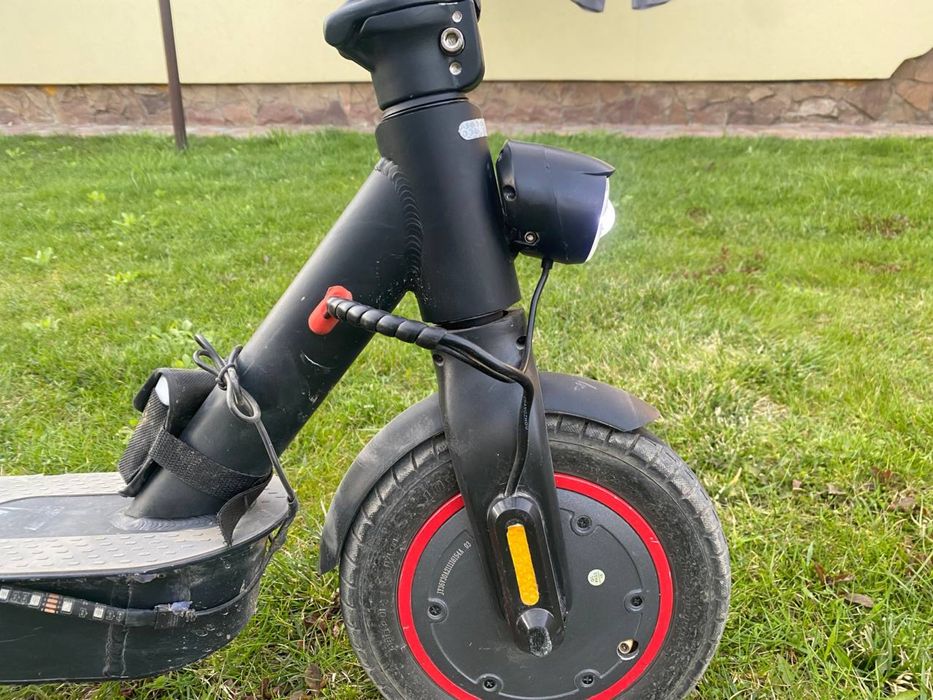 Eлектро свмокат E-Wheels