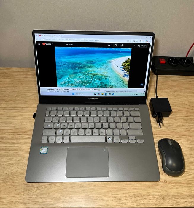 Laptop Asus VivoBook S430F / i5 / 8GB / 256 / Win10