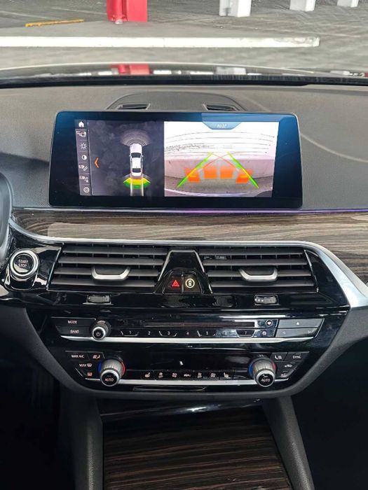 BMW 530e      2020