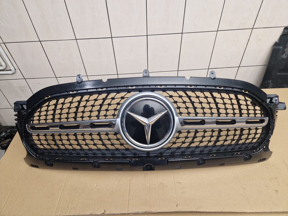 Atrapa grill Mercedes Gla