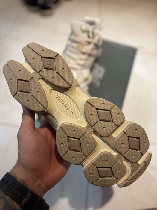 New Balance 9060 Sea Salt Brown