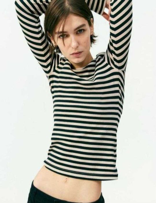 Лонслів в рубчик в темно сину полоску h&m xs
