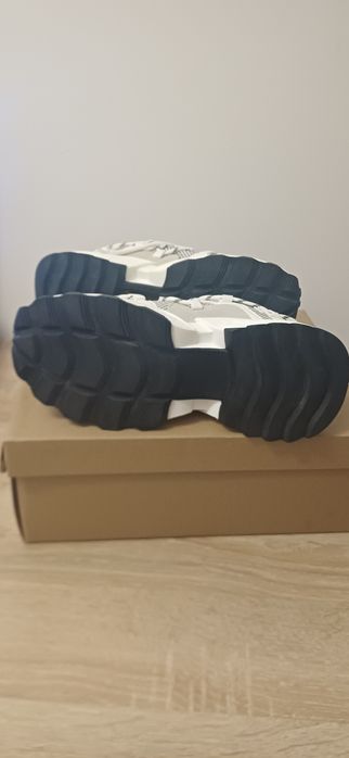 Buty  damskie Steve Madden Tazmani 39a romiar 39.