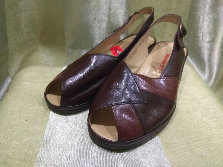 Босоножки   кожаные  38р