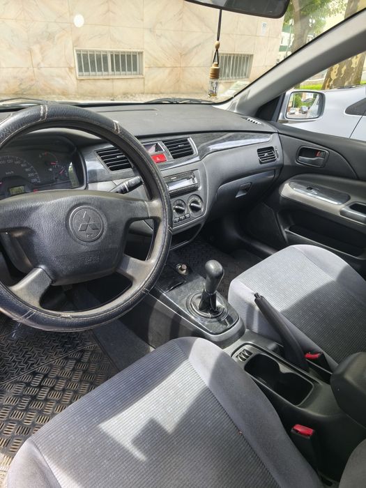 Mitsubishi Lancer — fotografia 3