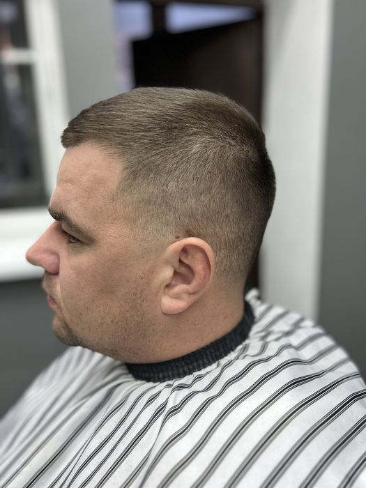 Модель на стрижку