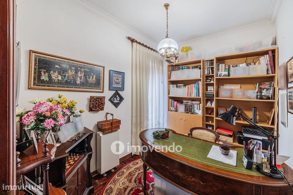 Quinta isolada T3+1 com áreas amplas e terreno de 2022m², em Colares