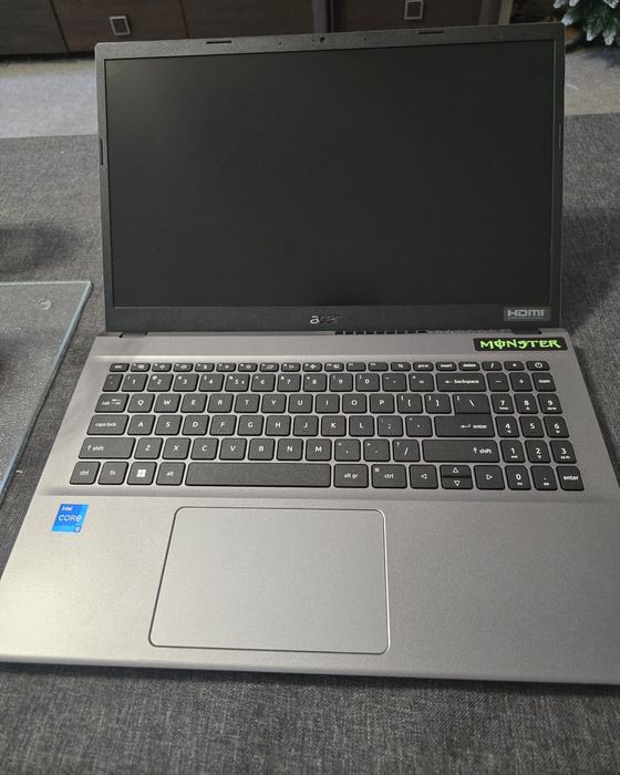 Laptop acer Extensa 15 EX215-55/ i5 12gen/ 8GB RAM/ 512GB ssd