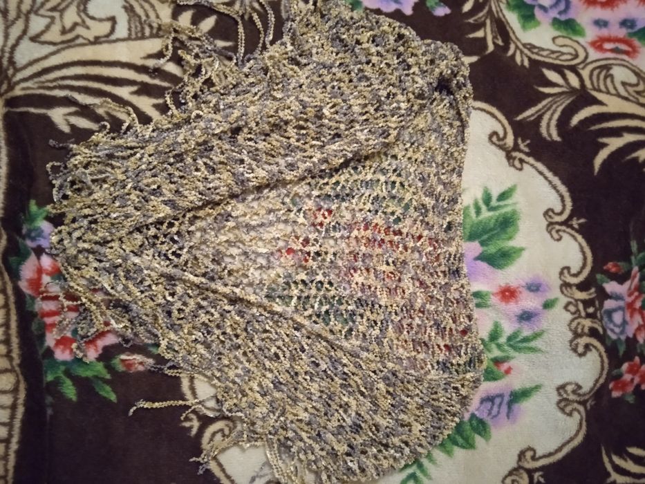 Женская ажурная шаль
