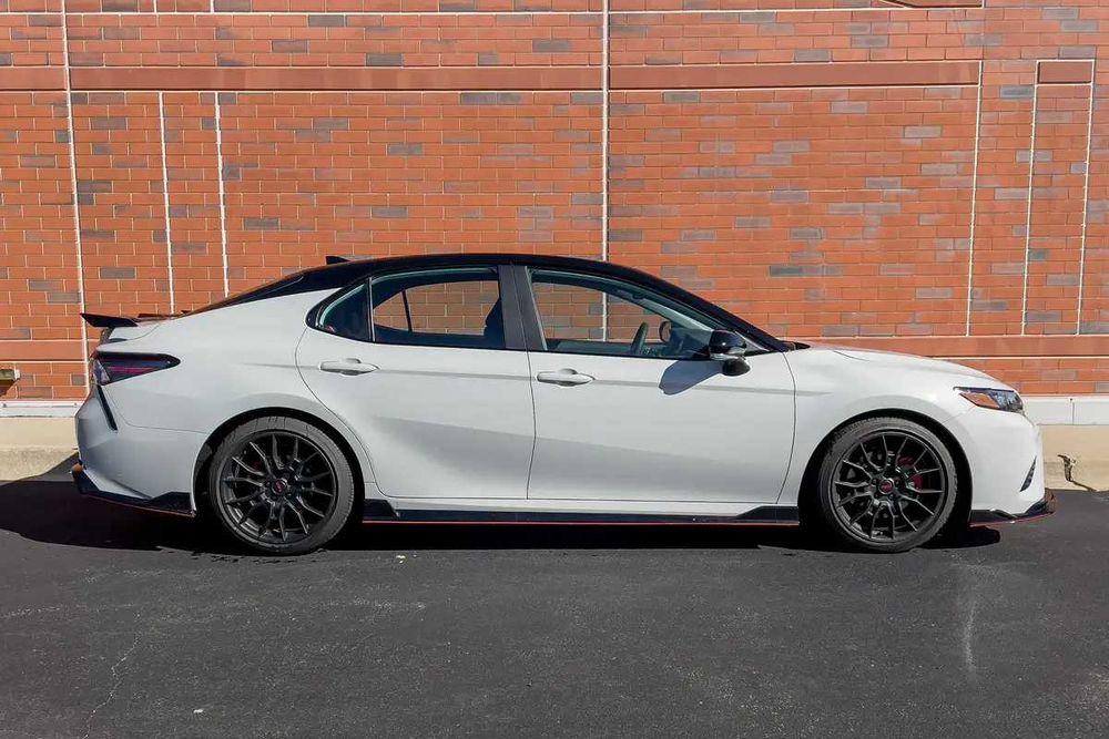 Нові диски TRD R18 на Toyota Camry RAV4 Avalon Hightlander Lexus ES NX RX