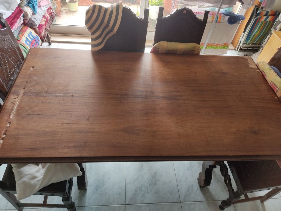 Mesa + 8 cadeiras para restaurar